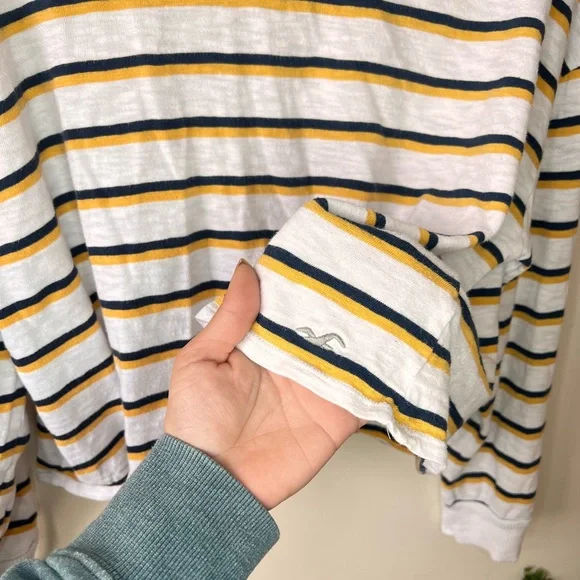 Hollister Cropped Boyfriend Tee - Picture 6 of 7